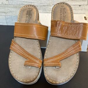Woman’s New Bella Vita 8M Sandles